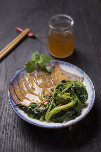 猪肝不适合和哪些食物搭配食用