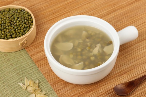 喝药的时候食用绿豆会降低药效吗