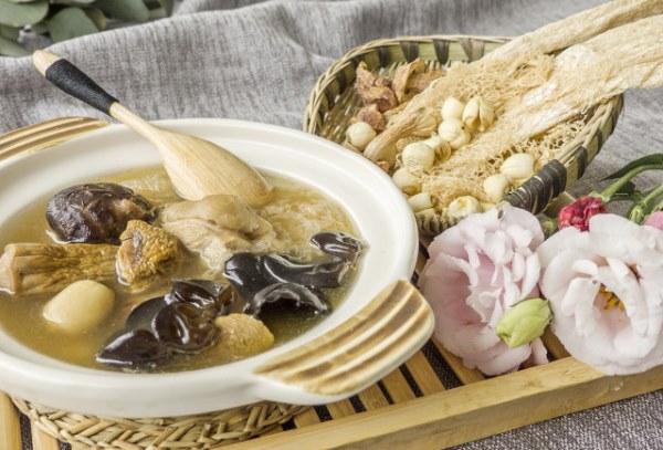 竹荪松茸汤.jpg