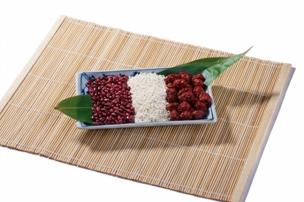 小米红豆薏仁粥的做法