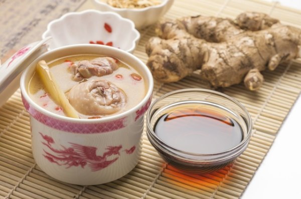 红参须煲鸡汤的做法