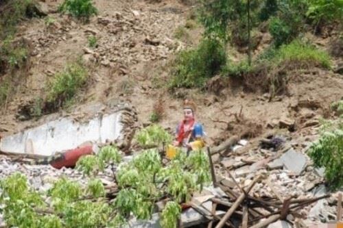 云南诡异佛像之谜 4.6级地震寺庙倒塌佛像屹立不倒无解