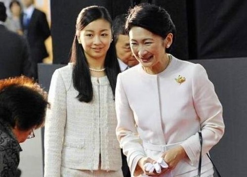美丽的日本佳子公主 着装暴露的皇室第一美女