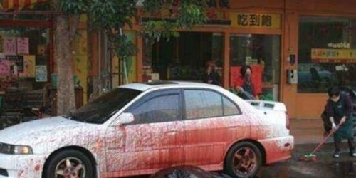 鲸鱼爆炸