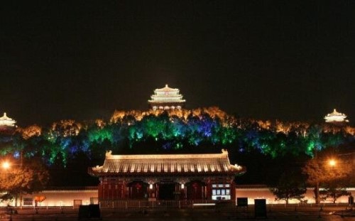 北京景山公园人像之谜 公园惊现神秘盘坐人像未解
