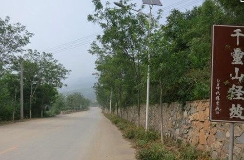 揭秘北京怪坡谜团 车辆无人驾驶自行爬坡视觉差造成