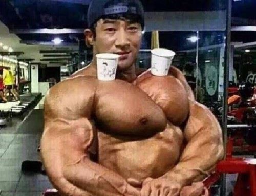 韩国健美先生黄哲勋 肌肉怪兽与小鲜肉的结合体