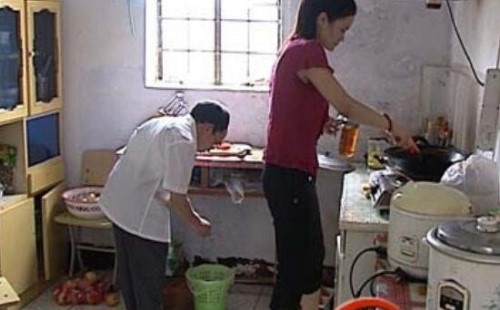 江苏矮人家族百年诅咒之谜 4代9人身高不足1.4/遗传疾病