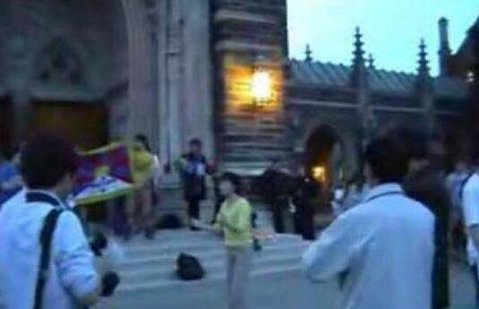 青岛女生王千源事件结局 家里被抢父母被开除生活落魄