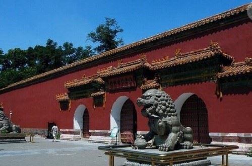 北京景山公园人像之谜 公园惊现神秘盘坐人像未解