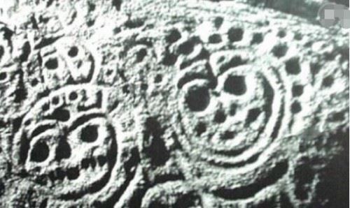 科学揭秘人面岩画之谜 诡异的人脸岩画是原始人的杰作
