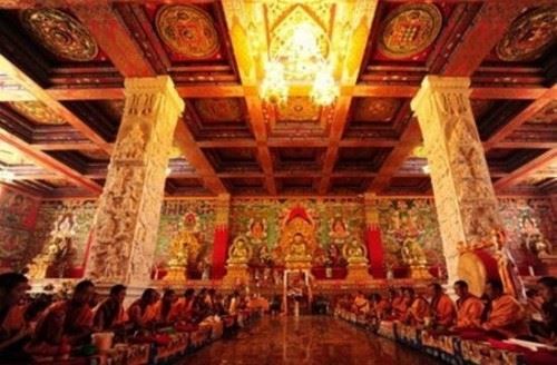 云南诡异佛像之谜 4.6级地震寺庙倒塌佛像屹立不倒无解