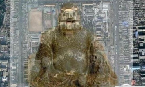 北京景山公园人像之谜 公园惊现神秘盘坐人像未解