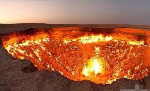 揭秘乌兹别克斯坦地狱之门 地下洞穴燃烧43年可燃气体