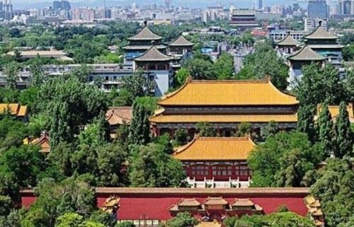 北京景山公园人像之谜 公园惊现神秘盘坐人像未解