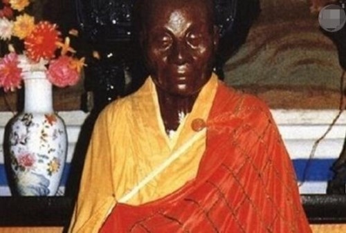 禅宗六祖慧能大师肉身千年不腐之谜 刻意塑造而成假的