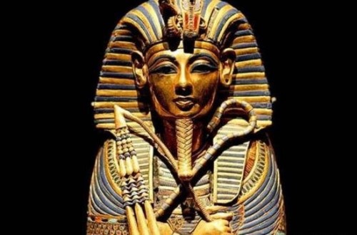 埃及古代法老王雌雄同体之谜 基因突变乳房突出患疾病