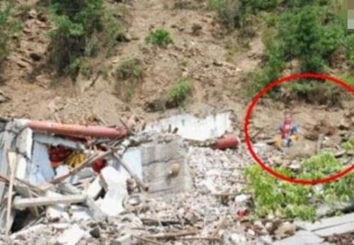 云南诡异佛像之谜 4.6级地震寺庙倒塌佛像屹立不倒无解