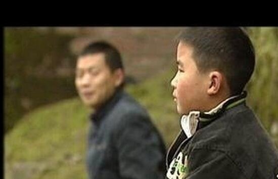 科学揭秘重庆开县的僵尸男孩 手足僵硬吸食人血患癔症