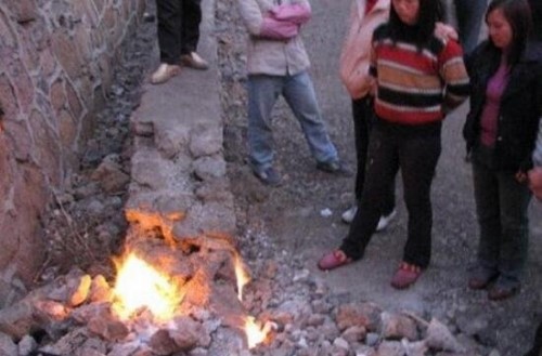 贵州神秘地下火之谜 森林地下火燃烧近十年至今无解