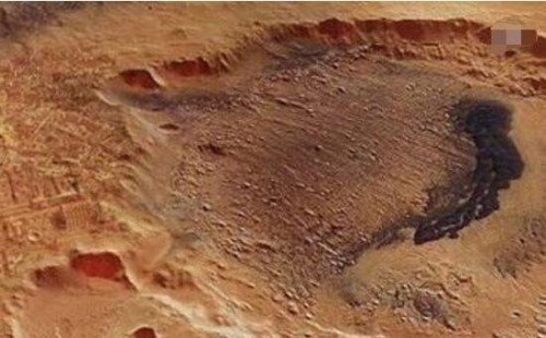 火星人头骨之谜 火星惊现外星人头骨谣言/拍摄角度造成