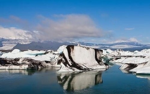 科学揭秘冰湖一夜神秘消失之谜 湖底因冰裂产生巨大裂缝