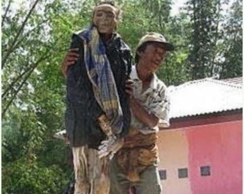 揭秘印度神秘的黑魔法 让死尸自己走到坟墓超恐怖赶尸