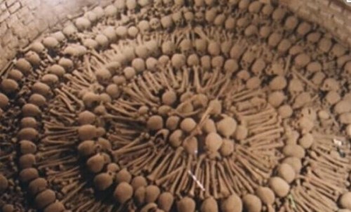 揭秘法国巴黎的地下墓室 埋葬700万人的骷髅墓视频/图
