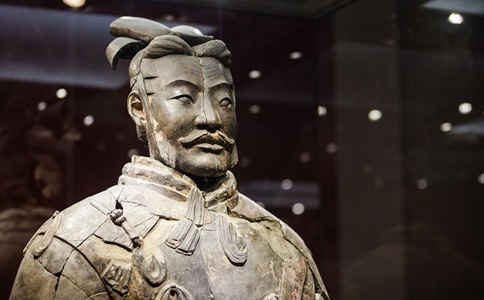 秦始皇死后为什么要埋在西安? 秦始皇死后为什么要埋在西安?