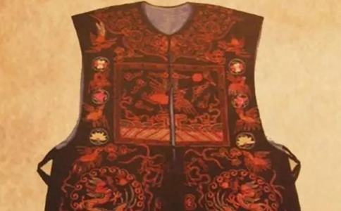 清朝服装与明朝相比有什么相似的?有什么不同的? 清朝服装与明朝相比有什么相似的?有什么不同的?