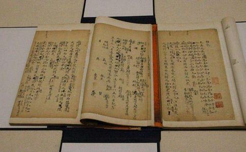清朝才子纪晓岚是因为长得太丑而不被重用的吗 清朝才子纪晓岚是因为长得太丑而不被重用的吗