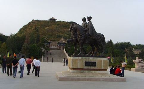 古代王昭君的墓在哪里?王昭君的墓叫什么? 古代王昭君的墓在哪里?王昭君的墓叫什么?