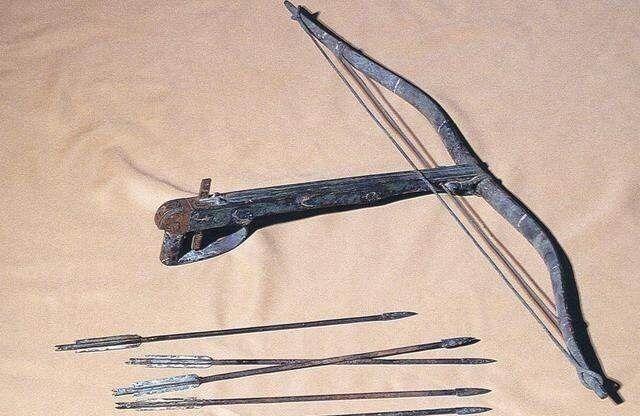 古代打仗第一排的士兵和其他士兵有什么不同呀? 古代打仗第一排的士兵和其他士兵有什么不同呀?