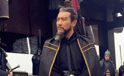 孔融与杨修被曹操所杀,都是因为自己的小聪明吗? 孔融与杨修被曹操所杀,都是因为自己的小聪明吗?