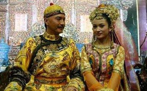 清朝乾隆皇帝最早的女人生下皇长子为什么没有入宫? 清朝乾隆皇帝最早的女人生下皇长子为什么没有入宫?