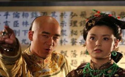 清朝乾隆皇帝最早的女人生下皇长子为什么没有入宫? 清朝乾隆皇帝最早的女人生下皇长子为什么没有入宫?