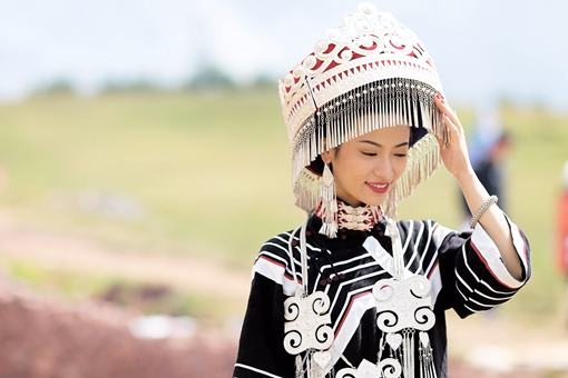 彝族的“鬼节”为何又被称之为“摸胸节”?最让男人心动的节日