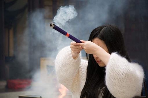 如何正确的礼佛和烧香拜佛? 如何正确的礼佛和烧香拜佛?