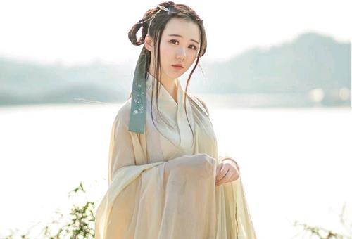 杜若是什么形制的汉服 杜若汉服是哪个朝代 杜若是什么形制的汉服 杜若汉服是哪个朝代