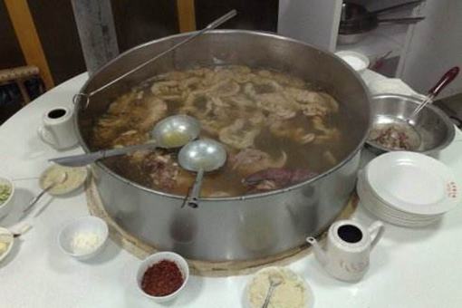 中国著名名菜朝天锅是如何由来的? 中国著名名菜朝天锅是如何由来的?