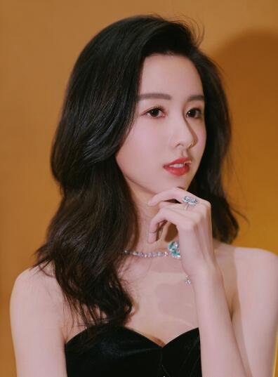 最美校花陈都灵男友是谁 陈都灵前男友照片曝光(长相一言难尽)
