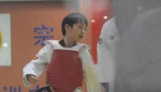 吴秀波老婆尚洁资料 吴秀波妻子儿子照片曝光