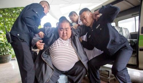 现任中国第一胖 邓桂梁体重522斤(前任孙亮因心脏衰竭死亡)