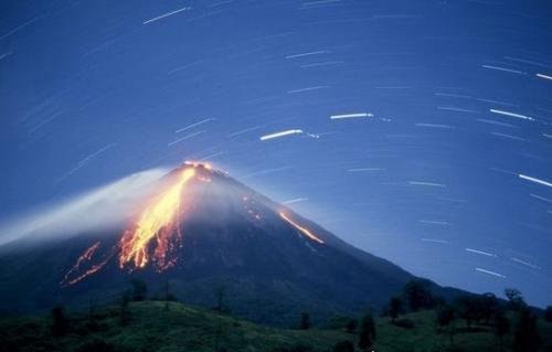 世界上最大的火山排名 黄石公园火山面积最大(占地7988平方千米)