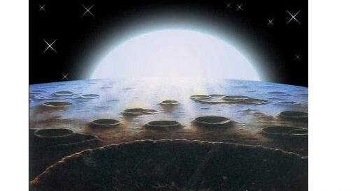 离太阳最近的行星是水星 它的体积大概只有地球的十八分之一