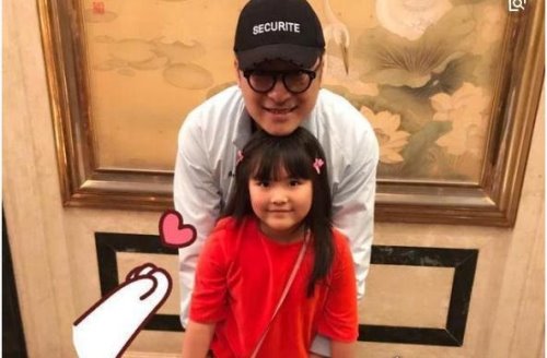 李湘的女儿王诗龄每月花费几十万 直呼快养不起了(各种名牌加身)