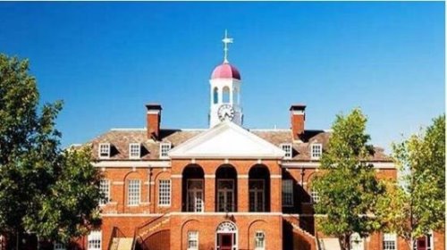 美国历史上第一所高等学府 是哈佛大学(建立于1636年)