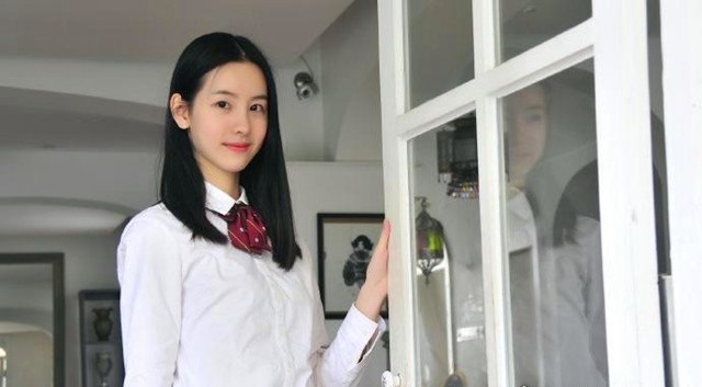 最美校花陈都灵图片欣赏 名副其实的最美校花(高清写真)