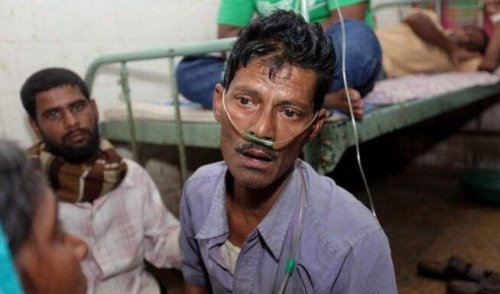 印度假酒事件致百人死亡 远离假酒(附:假酒的危害)