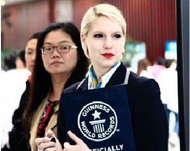 吉尼斯第一美女认证官丽萨·霍夫曼 主持人撒贝宁妻子